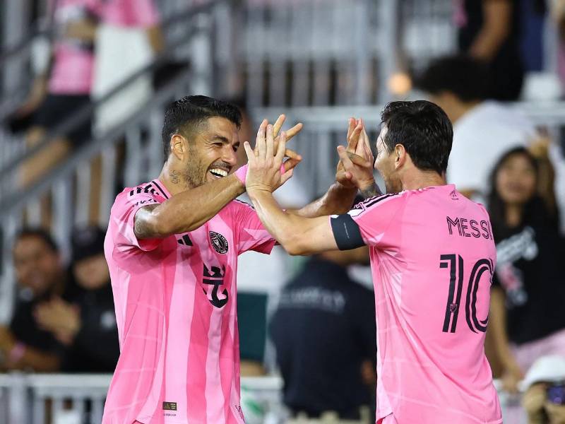 Messi y Suárez fueron las figuras del partido con sus dobletes y asistencias.