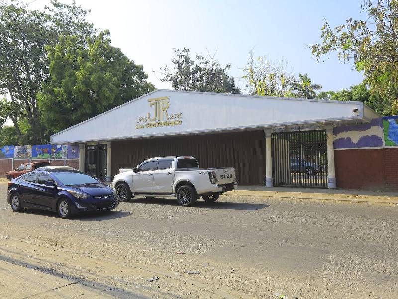Fachada del instituto José Trinidad Reyes de San Pedro Sula.