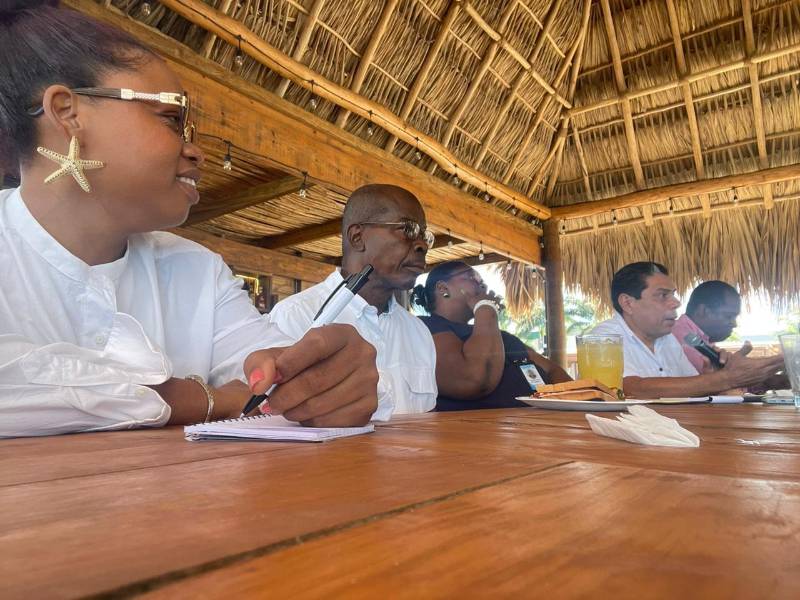 Los diputados por Atlántida, Alfonso Ordóñez y Alejandro Canelas, asistieron a la Convención Nacional de Turismo Étnico junto a autoridades municipales y líderes garífunas.