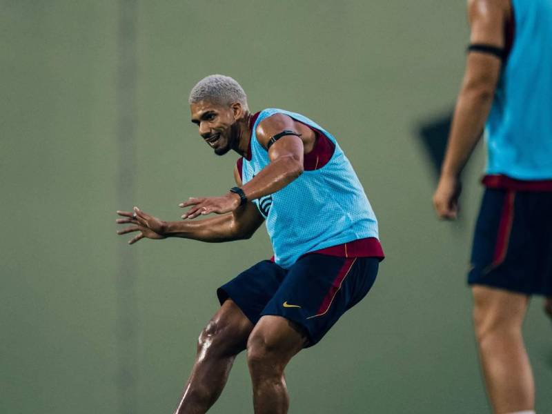 El defensor uruguayo Ronald Araújo formará parte del Liverpool.