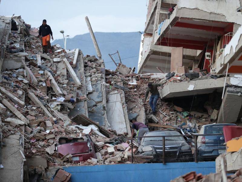 El país ha recibido a más de 1.600 rescatistas internacionales para atender a las víctimas.