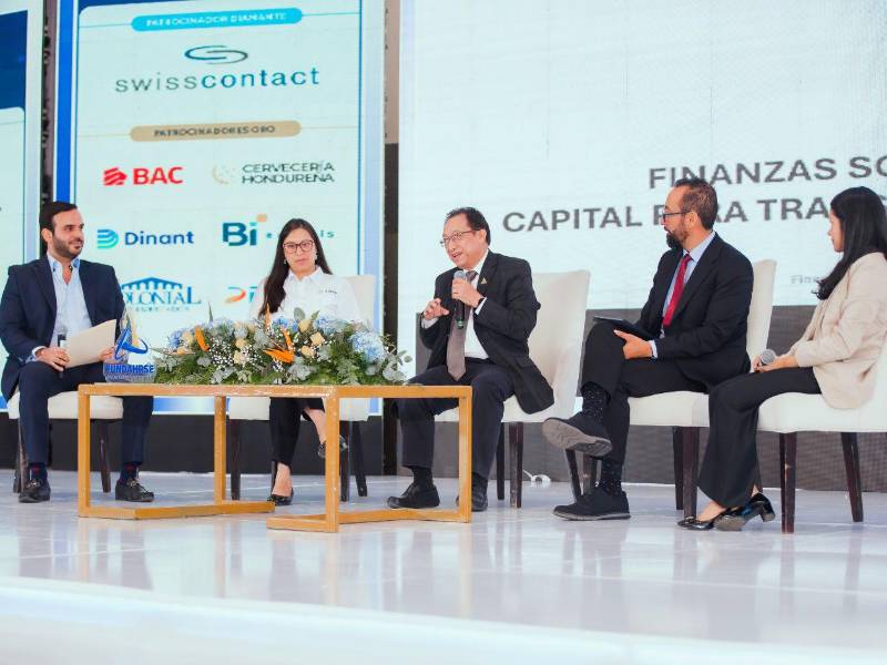 Grupo Ficohsa tuvo una destacada participación en el panel sobre Finanzas Sostenibles.