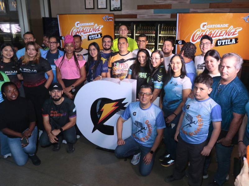 Clubes de corredores que asistieron al lanzamiento del Gatorade Challenge Utila, que se realizará en próximo 30 de mayo en esta isla hondureña.