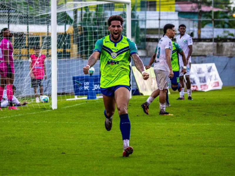 Rodrigo de Olivera se convirtió en el charrúa con más goles en la Liga Nacional de Honduras.