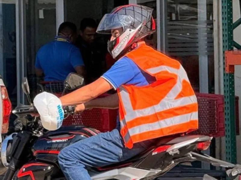 El artículo 3 del decreto aprobado instruye a la Dirección Nacional de Vialidad y Transporte (DNVT) y demás autoridades competentes a ajustar sus procedimientos de control y sanción conforme a la nueva disposición.