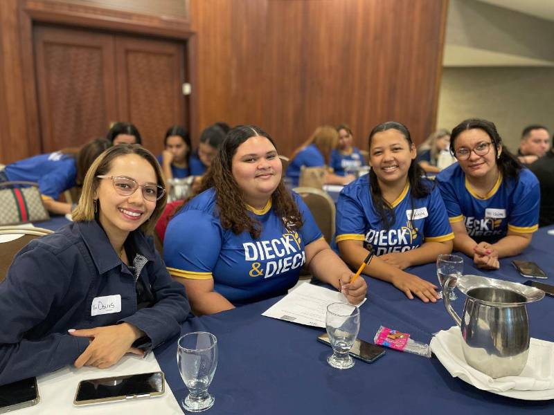 La compañía le apuesta al crecimiento profesional y personal de sus colaboradores, así como la automatización de procesos y a la innovación en su maquinaria.