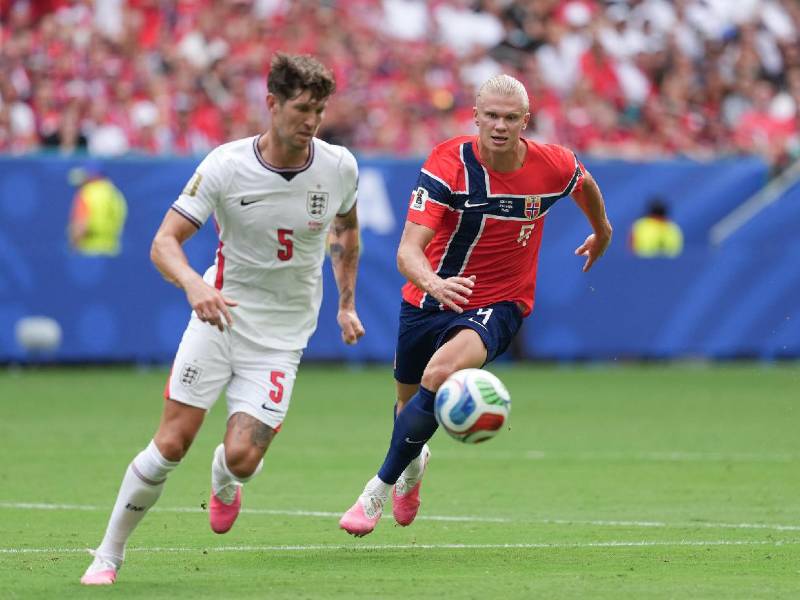 Noruega e Inglaterra pelean por un boleto a las semifinales del Mundial 2026.