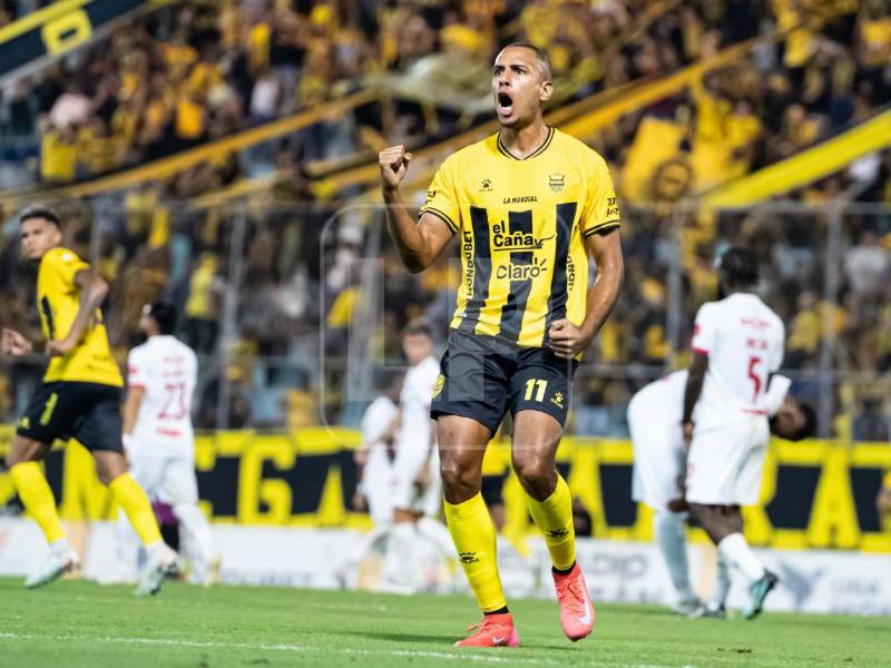 Real España y Olimpia miden sus fuerzas en la jornada 3 de las triangulares.