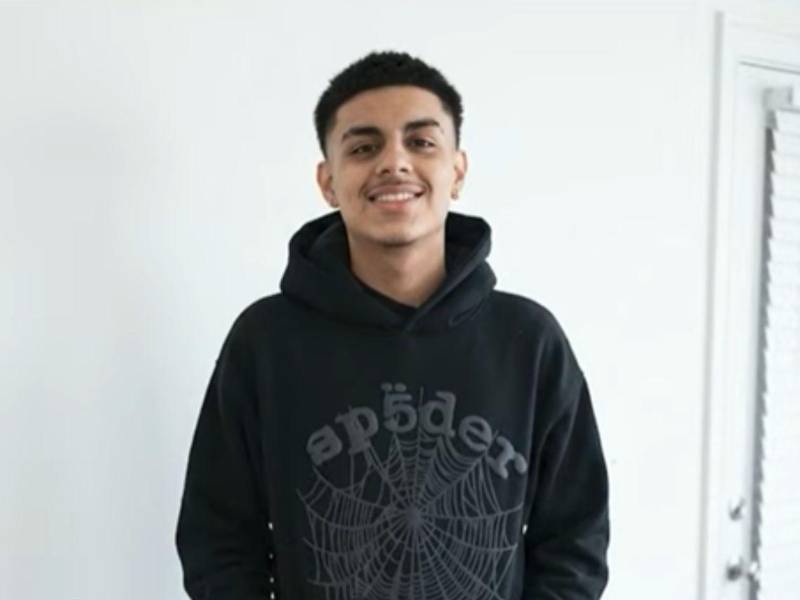 Un estudiante hondureño de secundaria, identificado como Axel Ríos, fue detenido el 27 de marzo en Dunwoody, Georgia, tras no obedecer una señal de alto (“Stop”) y conducir sin licencia.