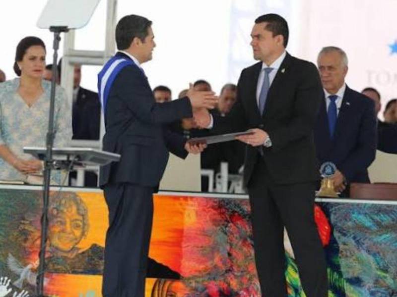 Tomás Zambrano, presidente del Congreso Nacional, afirmó que el regreso de Juan Orlando Hernández representa, según su criterio, el triunfo de la verdad y reconoció el papel de la familia del expresidente durante el proceso que enfrentó en Estados Unidos.