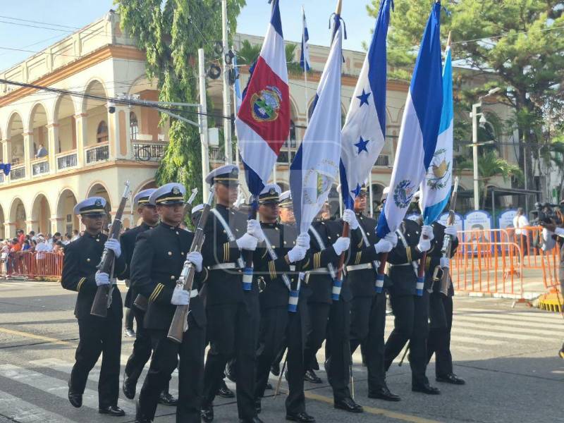 La Ceiba se viste de gala, ritmo y color por la independencia