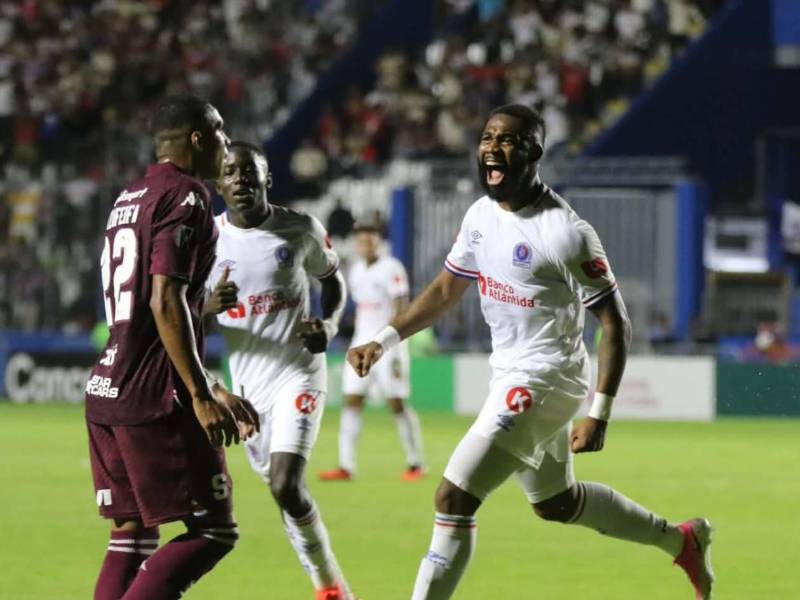 Jorge Benguché se encargó de marcar el gol de la tranquilidad para Olimpia.