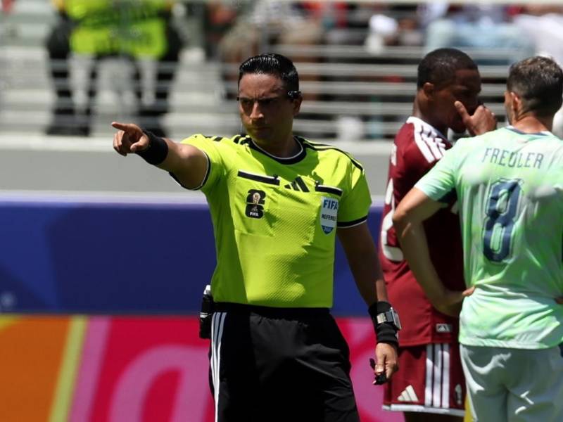 Arden las redes sociales a nivel nacional e internacional tras el trabajo realizado por el hondureño Said Martínez en el partido del Mundial 2026 entre las selecciones de Qatar y Suiza.