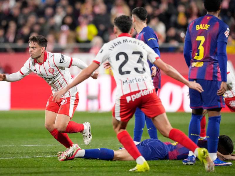 Jugadores del Girona celebrando su segundo gol ante el barcelona.
