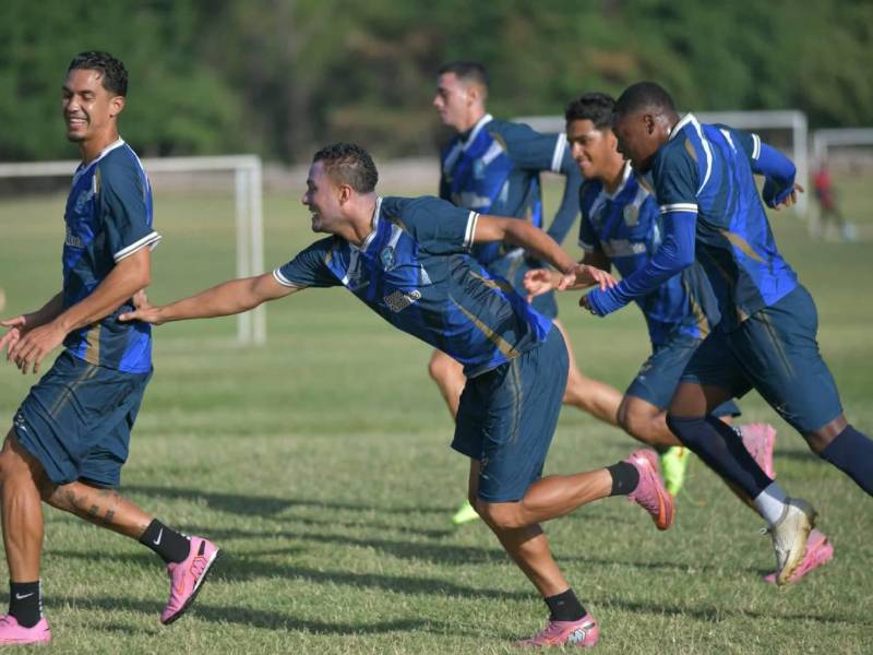 Un lindo ambiente predomina en los entrenamientos del Génesis de cara a su partido de este sábado ante Platense.