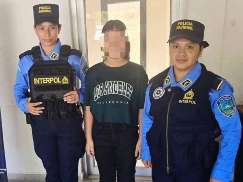 La niña Génesis Ortiz fue localizada por la DPI junto a Interpol, a cinco casas de su vivienda en la colonia Nuevos Horizontes, sector sureste de San Pedro Sula.
