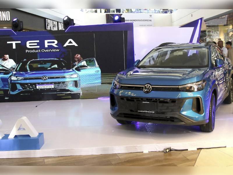 El Volkswagen Tera destaca por su diseño bi-tono, líneas aerodinámicas y la nueva identidad luminosa de la marca.