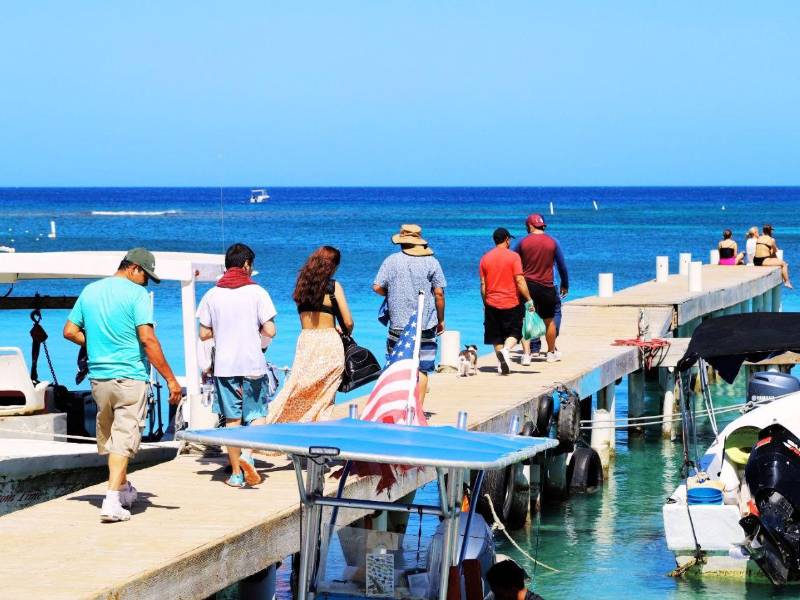 Roatán se consolidó como uno de los principales destinos turísticos de Honduras bajo un régimen especial que durante dos décadas ha impulsado inversión, empleo e infraestructura.