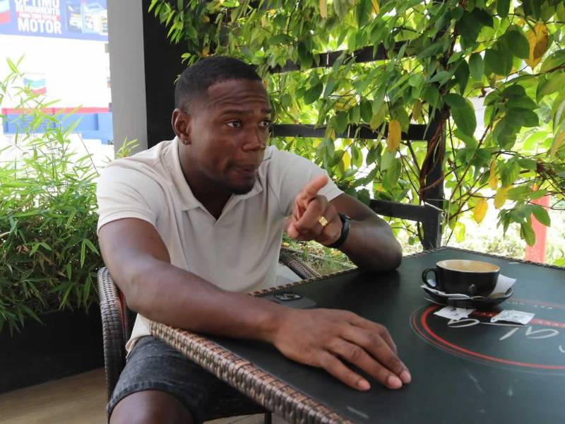 Luis Hurtado trabajó en construcción antes de ser futbolista profesional.