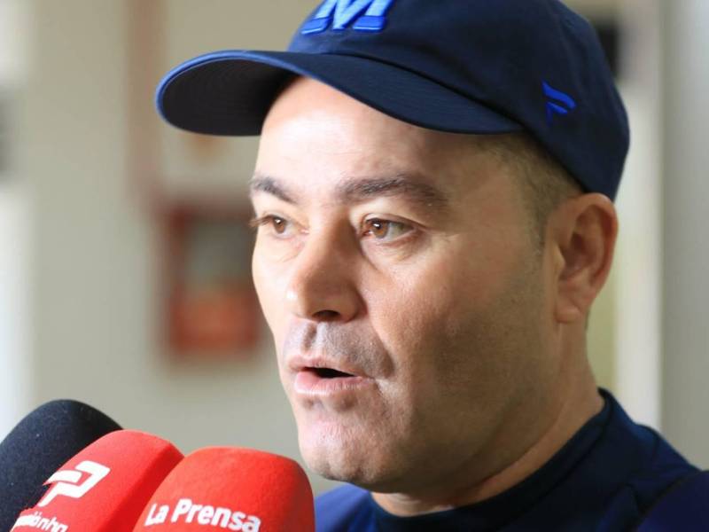 El entrenador Javier López atendió a los medios de comunicación previo al viaje del Motagua rumbo a territorio beliceño.