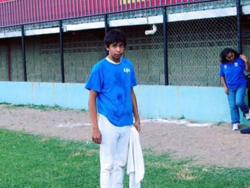 El talentoso beisbolista, que sobresalió en el béisbol menor sampedrano, estudió en el Liceo Bilingüe Centroamericano.