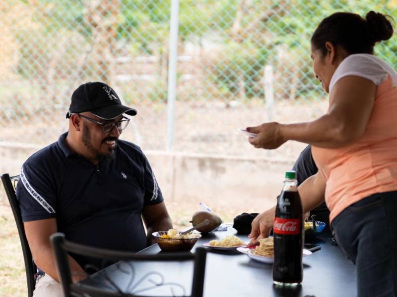 La familia de Getsel Montes atendió de forma amena a nuestro periodista Kelvin Coello.
