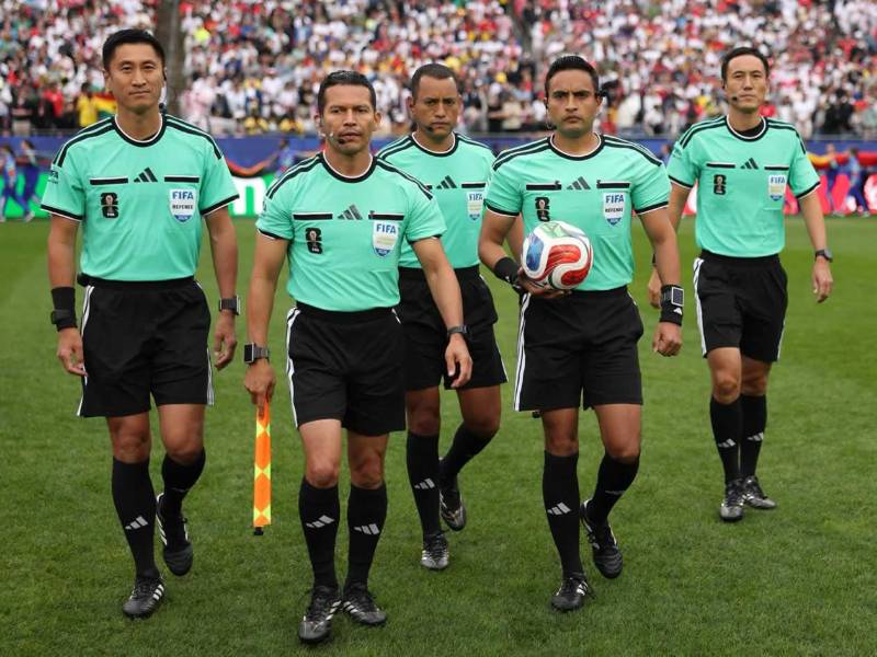 Said Martínez está teniendo una gran participación en el arbitraje del Mundial 2026.