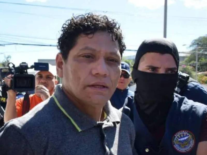 Nuevos detalles se conocen sobre el caso del exfutbolista hondureño Óscar “Pescado” Bonilla, quien fue condenado por tráfico de drogas agravado. ¿Cuándo podría recuperar su libertad? Estos son los detalles de su situación actual.