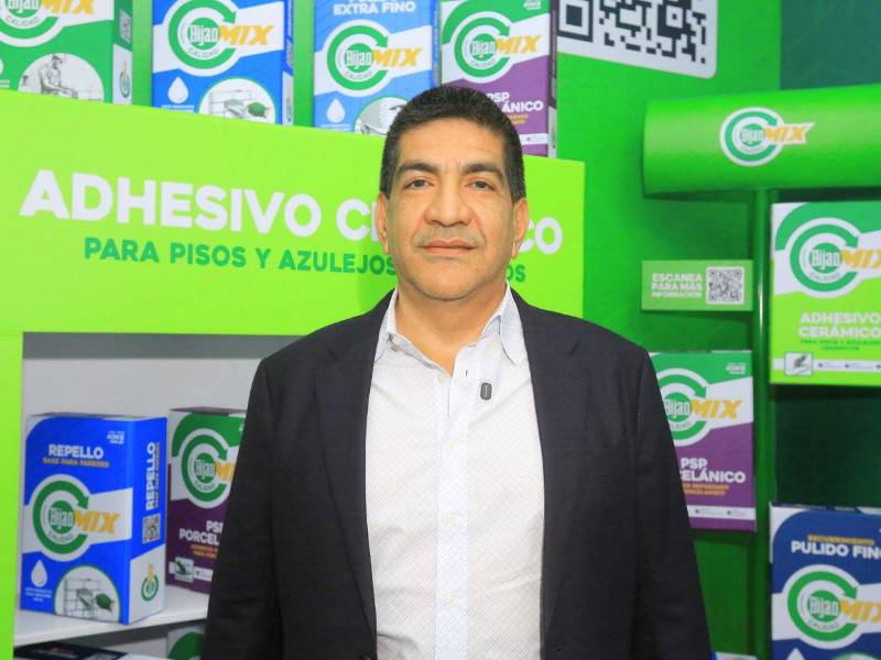 Edwin Argueta, gerente general de Cenosa, dijo que, durante seis décadas, Cementos del Norte ha sido parte fundamental del desarrollo de Honduras, construyendo confianza a través de productos sólidos y duraderos, respaldados por la marca insignia Cementos Bijao.