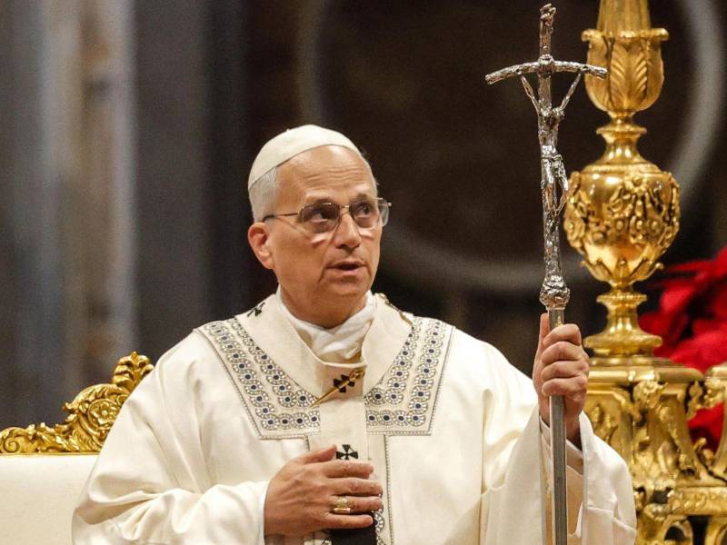 El papa León XIV preside la misa de Año Nuevo en la basílica de San Pedro el 1 de enero de 2026.