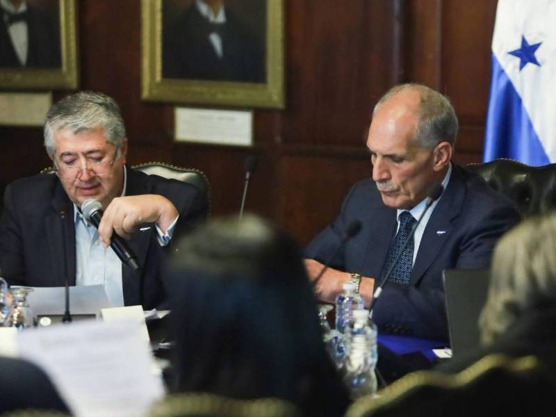 Las primeras decisiones adoptadas en el Consejo de Ministros van enfocadas en reducir el aparato estatal y eliminar entidades con duplicidad de funciones y gastos.