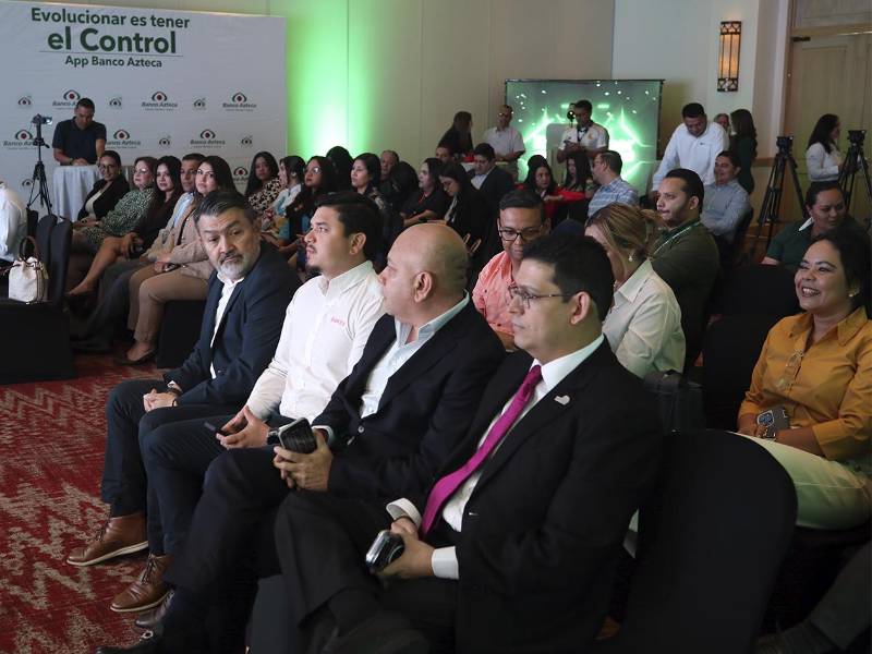 Invitados especiales acompañaron la presentación de la evolución de la App de Banco Azteca en Honduras.