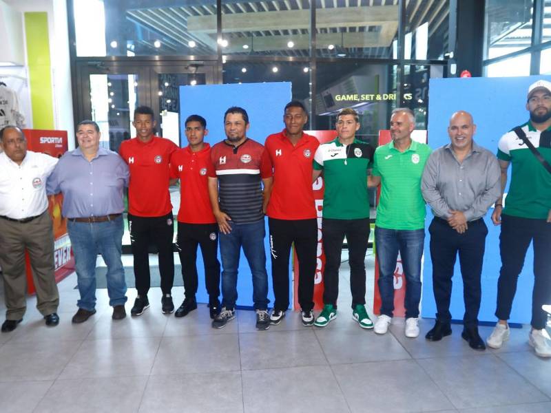 Carlos Tejeda (presidente del Choloma), Nelson García (LA PRENSA), Leiner Anaya, Marco Aceituno, Fernando Molina, Hesller Díaz, Francisco Martínez, Pablo Lavallén, Orinson Amaya y César Samudio.