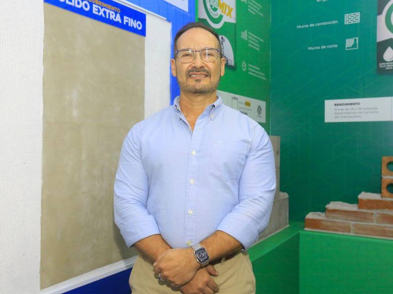 Rolando Arocha, gerente de planta de Cenosa, afirmó que el diseño de la planta de morteros permite escalabilidad y flexibilidad para ajustar volúmenes sin afectar la continuidad operativa.