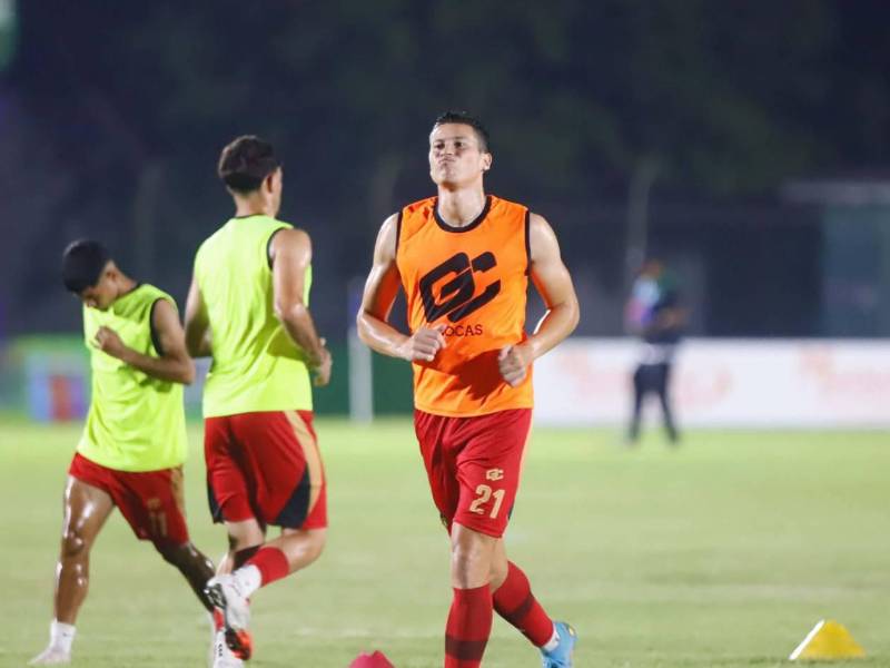 El defensor uruguayo Juan Capeluta debuta en el CD Choloma, llega procedente del Real España.