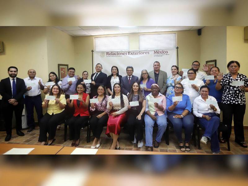 Dieciocho centros educativos fueron beneficiados a través del programa Escuelas México en la zona norte de Honduras.