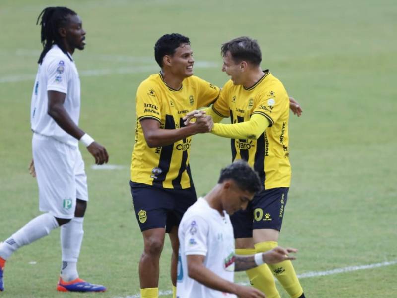 Real España doblega al Platense y se mantiene en la pelea por la cima