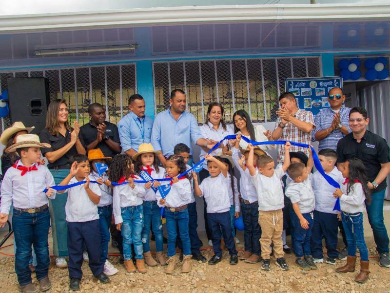 En Olancho, Fundación Ficohsa apoya cinco centros prebásicos y uno básico en Olancho, logrando beneficiar a más de 4,800 niños y más de 25,000 personas en diferentes comunidades.