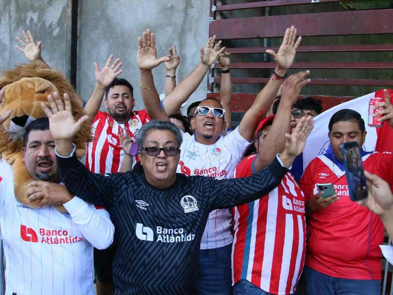 Olimpia y Marathón empataron 2-2 en la ida disputada en el Estadio Olímpico de San Pedro Sula.