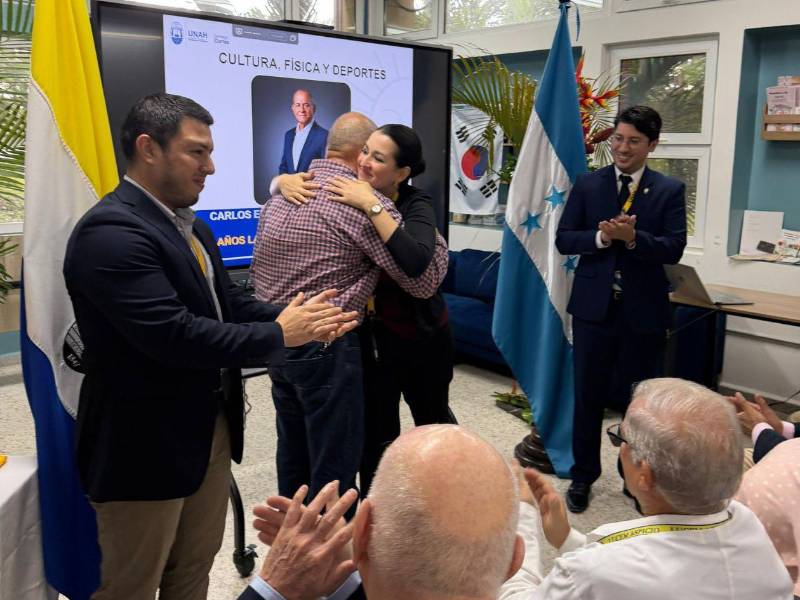 Una ceremonia cargada de emotividad.