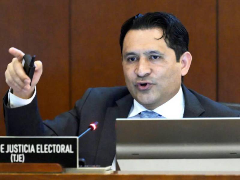 De acuerdo con lo expuesto en el Hemiciclo, el juicio político se fundamenta en la evaluación de conductas del Magistrado Mario Morazán durante las pasadas elecciones.