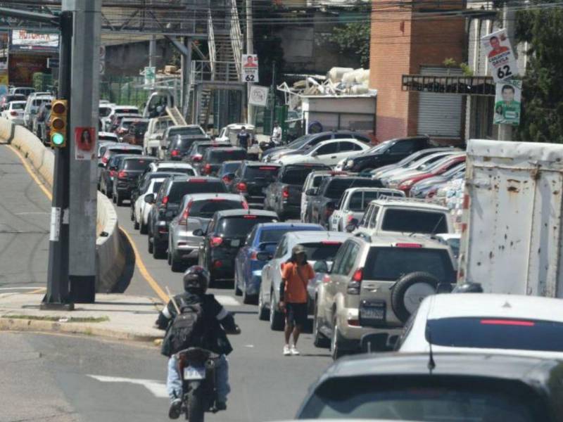 Tegucigalpa y San Pedro Sula son las ciudades más afectadas por el intenso tráfico vehicular en horas pico.