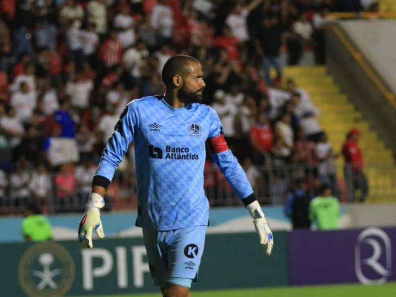 Menjívar no solo fue una de las grandes figuras del Olimpia en el trabajado triunfo por 2-0 sobre el Deportivo Mixco de Guatemala en el debut por la Copa Centroamericana 2026, sino que también dejó un mensaje que resonó dentro del plantel albo.