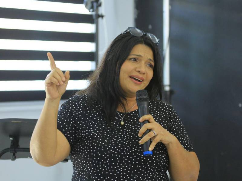 Lurvien Alvarado, madre de David Isaac Dubón, agradeció a Dios por tocar el corazón de Brimen y ayudarles a cumplir el sueño de sus hijos.