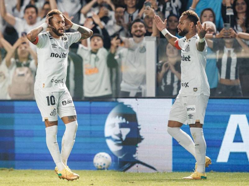 Neymar se destapó con doblete en su regreso con el Santos en la Liga.