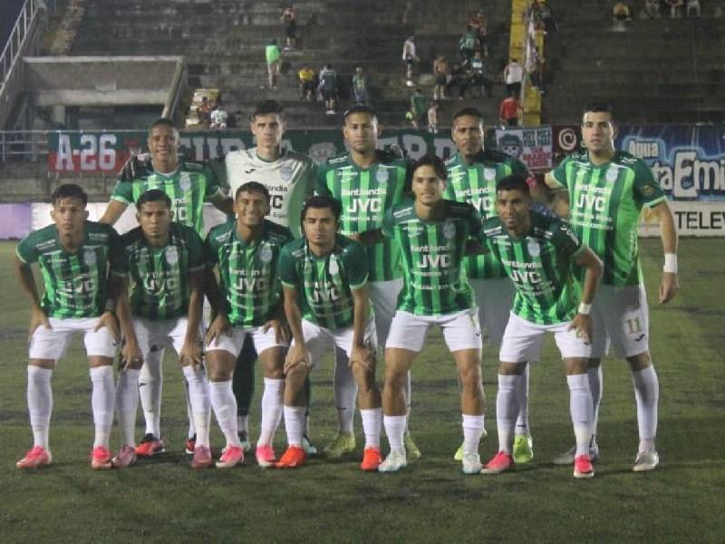 Lobos UPNFM y Marathón se enfrentan en el Estadio Emilio Williams.