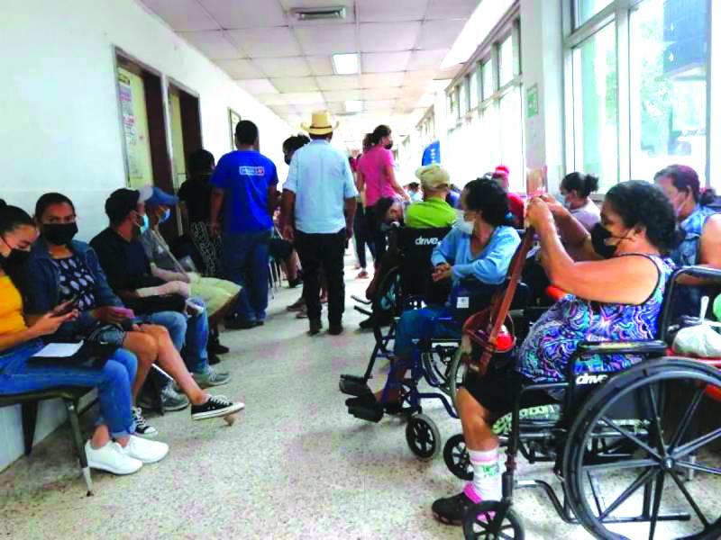 Aunque el Gobierno había ejecutado L242,747.3 millones hasta agosto, apenas 5.2% del gasto correspondía a bienes capitalizables, mientras Salud no llegaba a ejecutar la mitad de su presupuest