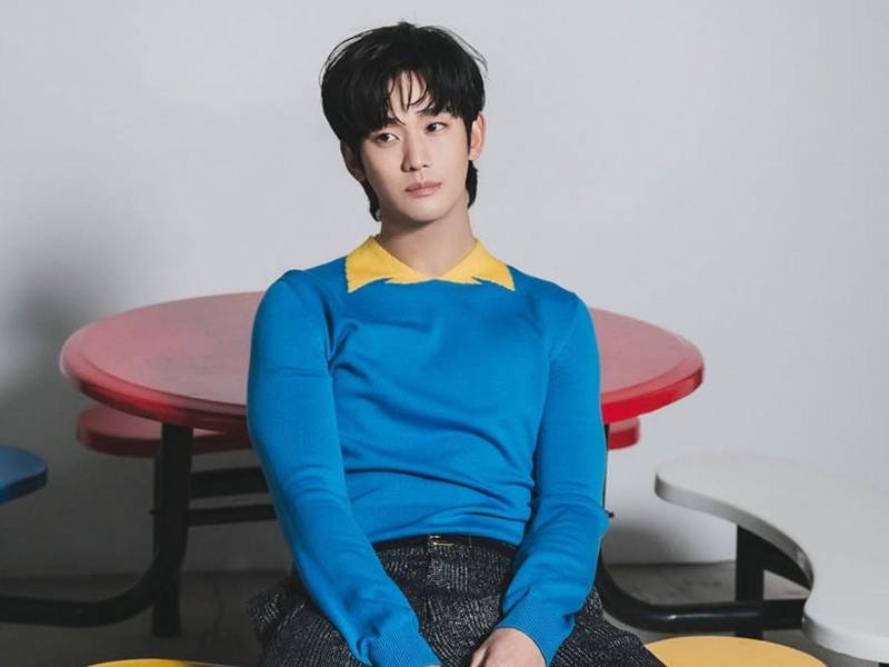 El actor Kim Soo Hyun enfrenta un estado de inestabilidad psicológica debido a la presión mediática, asegura su agencia de representación.