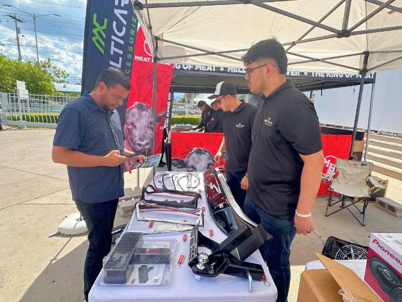 Representantes de Multicars durante el evento de Grupo Q: Mazda Xperience.