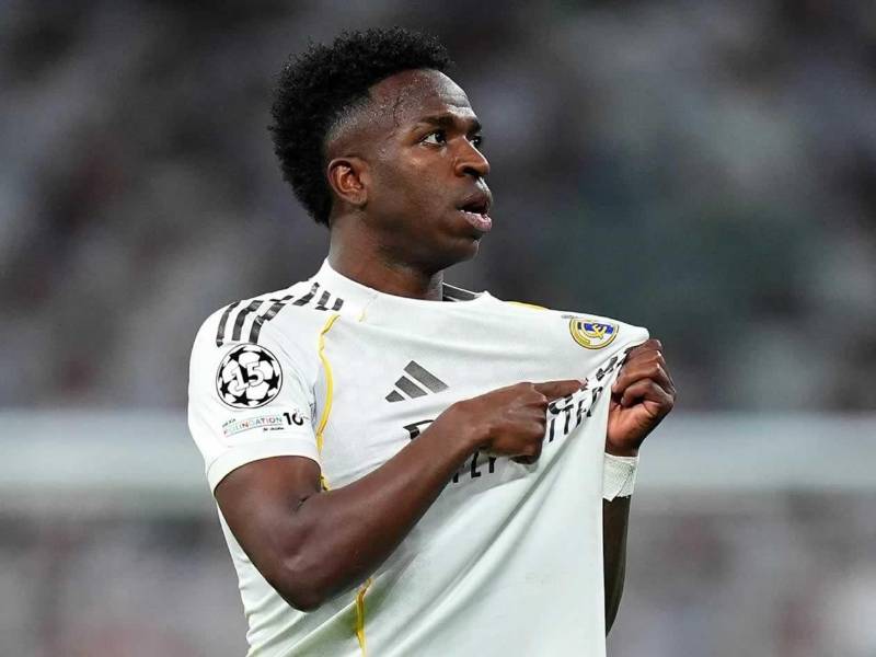 En medio del caos que se vive en el Real Madrid, un gigante europeo quiere aprovecharse de la debacle merengue para llevarse a Vinicius, quien tiene un valor de mercado de 150 millones de euros. ¿Lo venderá el club blanco?